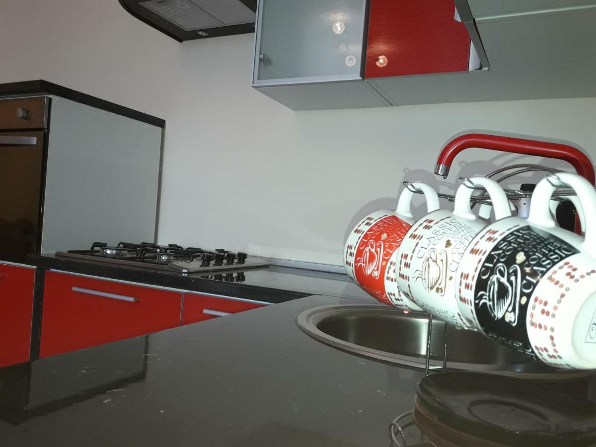 Ana'S Apartment 拉迪亚 外观 照片